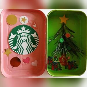 Christmas Scene In An Altoid Tin